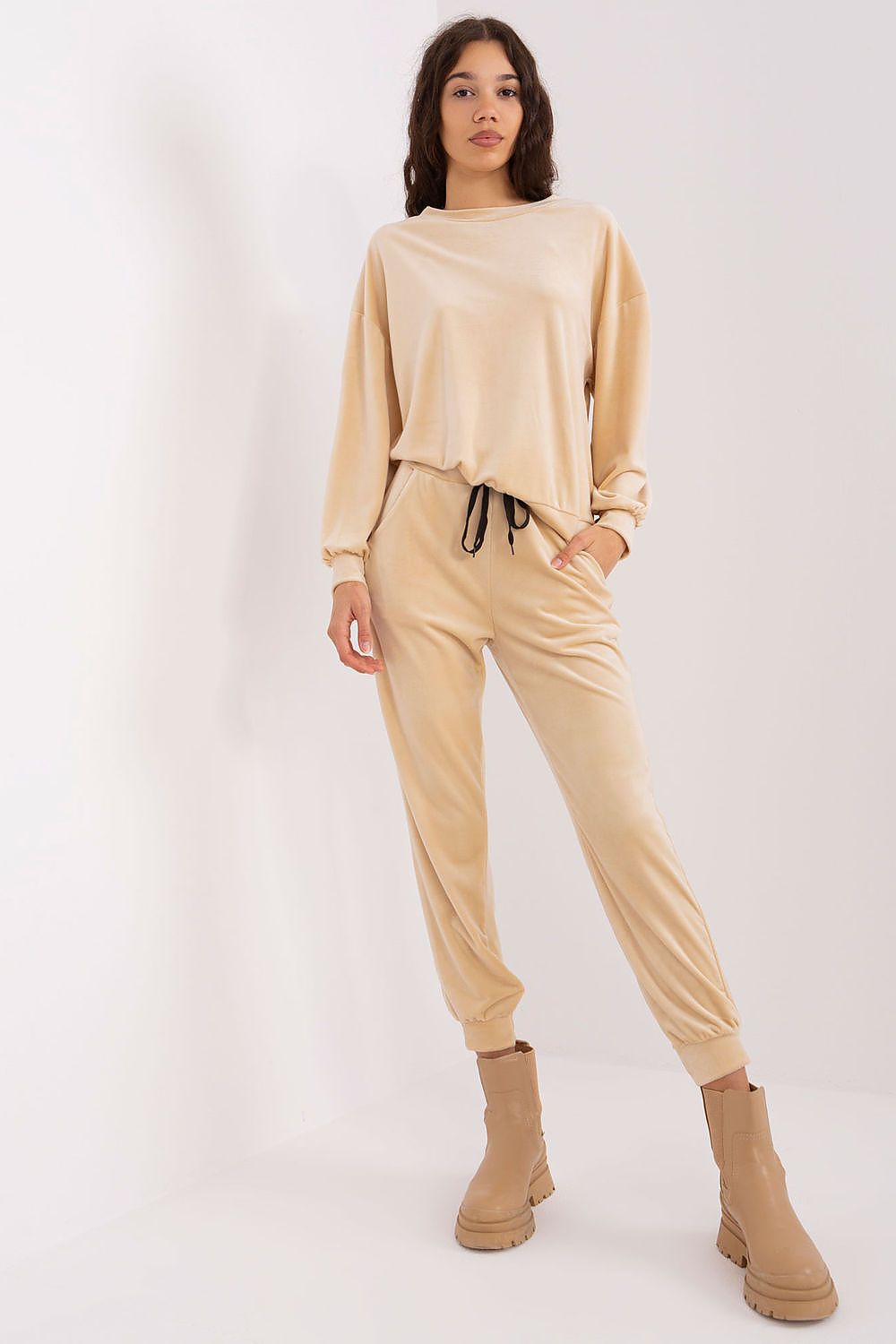 L`ensemble model 191740 Italy Moda