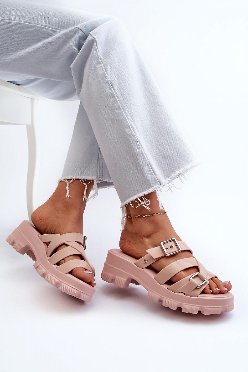 Clacquettes model 197667 Step in style