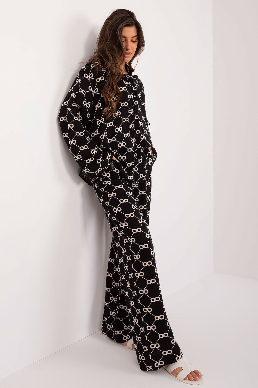 L`ensemble model 197731 Lakerta