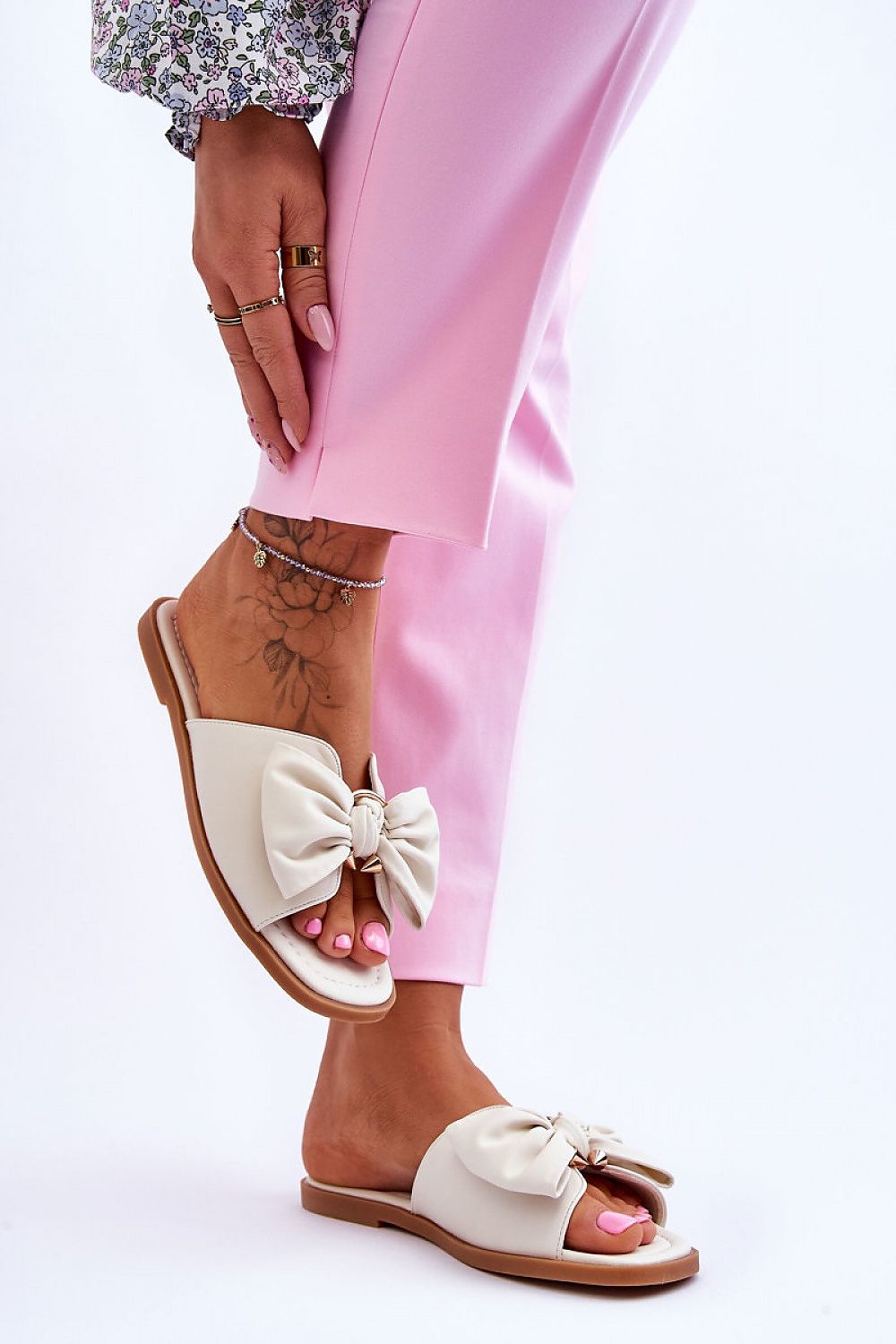 Clacquettes model 178341 Step in style