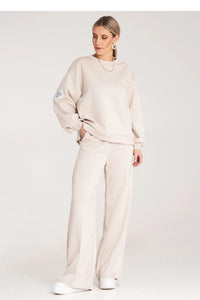 ensemble loungewear femme sweat oversize col rond pantalon large beige nude coordonnée deux pièces tissu épais doux structuré décontractée élégante