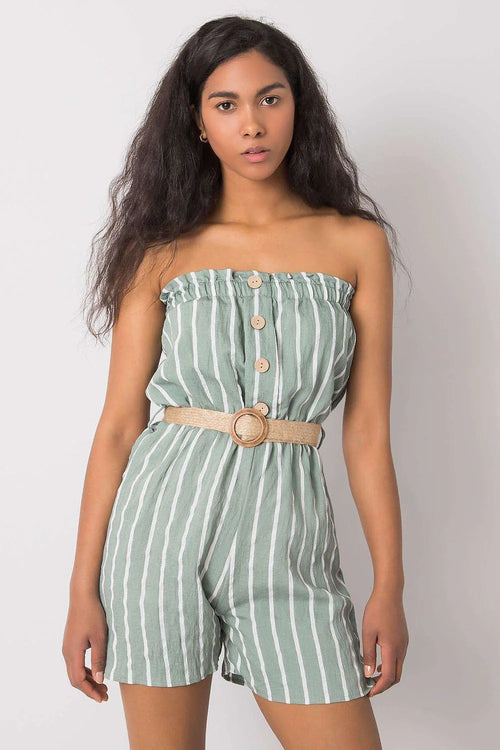 Combishort femme estivale design décontracté vert sauge rayures blanches tissu respirant bustier sans manches ceinture nouée occasion plage terrace