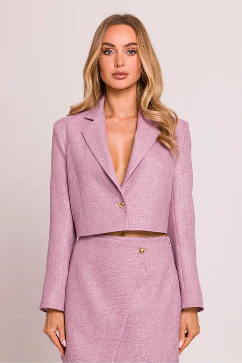 Ensemble short blazer jupe portefeuille rose pâle style moderne structuré col revers manches longues bouton cœur métallique féminine