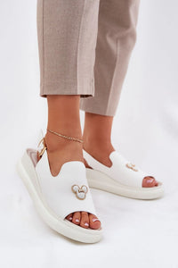 Sandales femmes ouvertes Vinceza style moderne cuir synthétique blanc talon compensé détails dorés été 2023