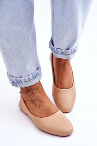 ballerines femme intemporelles minimalistes similicuir beige nude confortables semelle plate fine bout arrondi coupe basse slipon légères élégantes polyvalentes