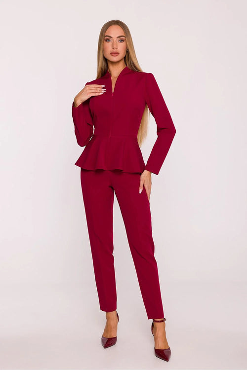 combinaison tailleur blazer péplum pantalon cigarette bordeaux grenat cintré taille haute décolleté V manches longues basque sculptant