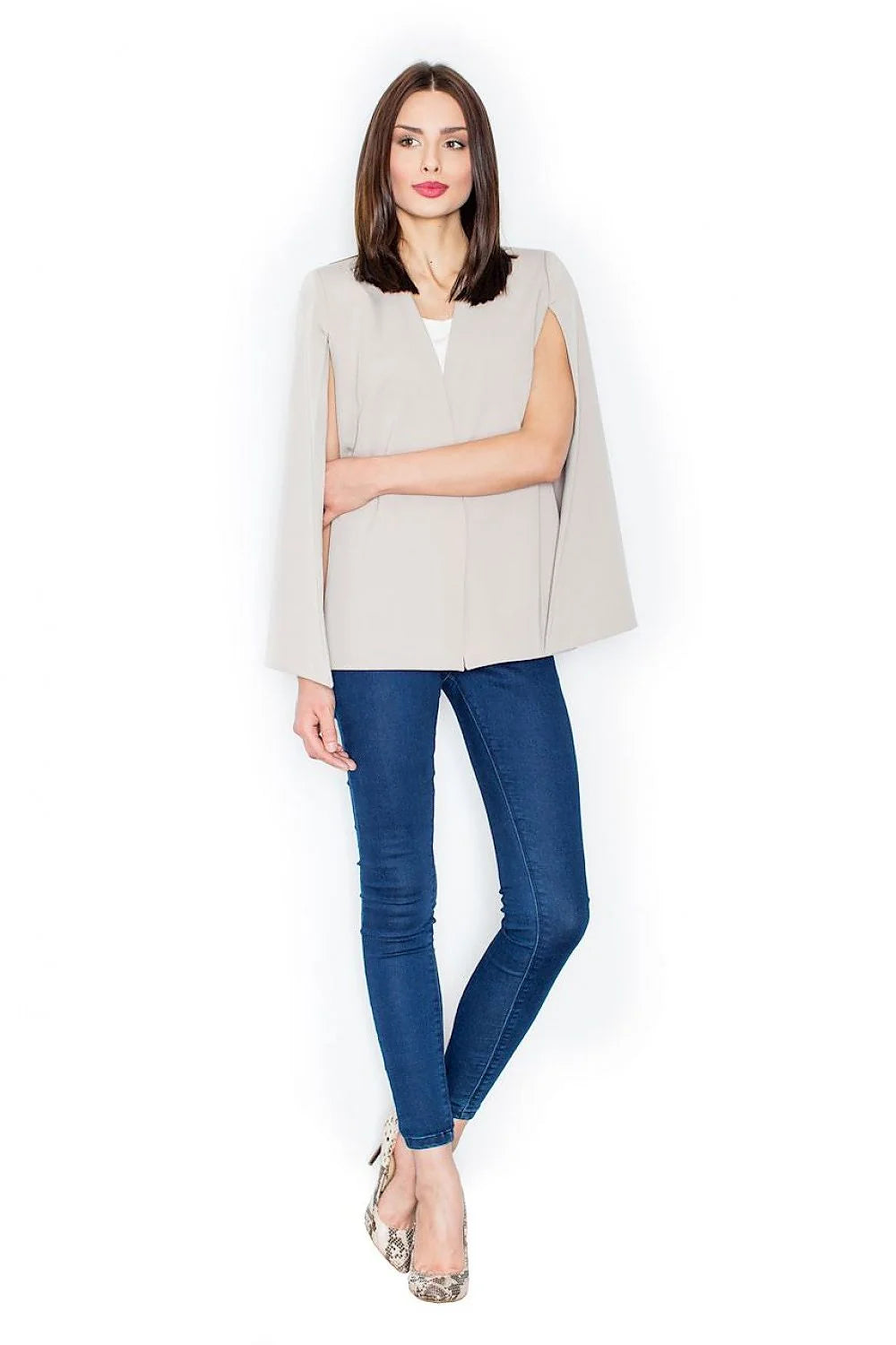 blazer femme beige aérien élégant moderne minimaliste coupe droite mi longue cape manches fendues encolure V crêpe structuré