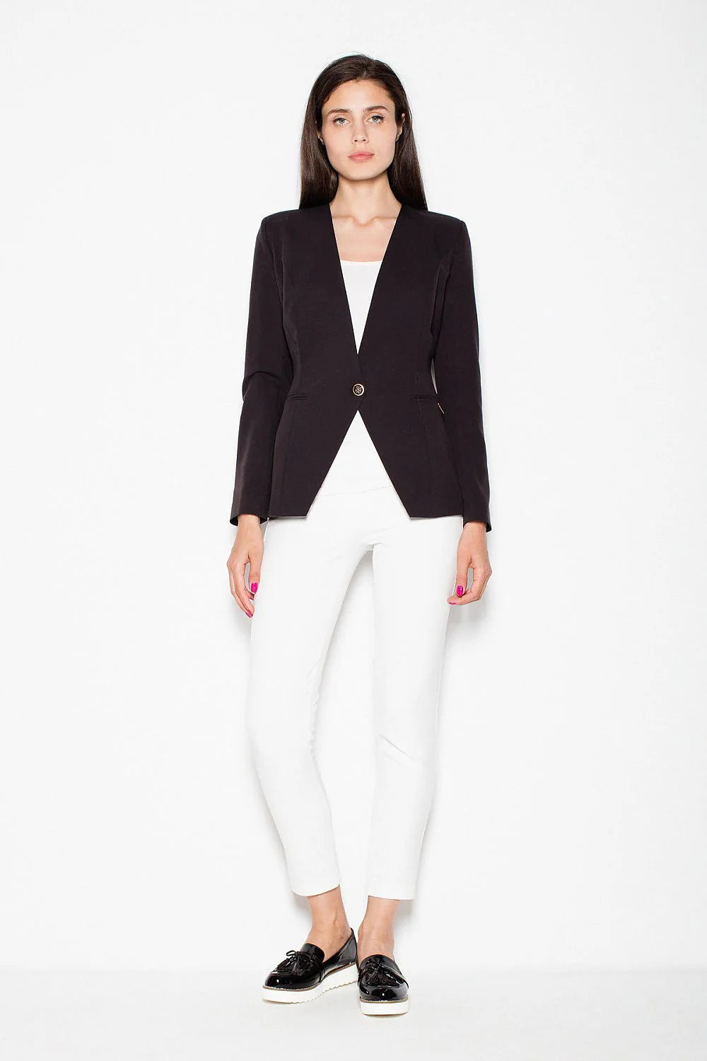 blazer femme cintré ajusté noir beige col V sans revers bouton doré épaules structurées pinces princesse tissu structuré