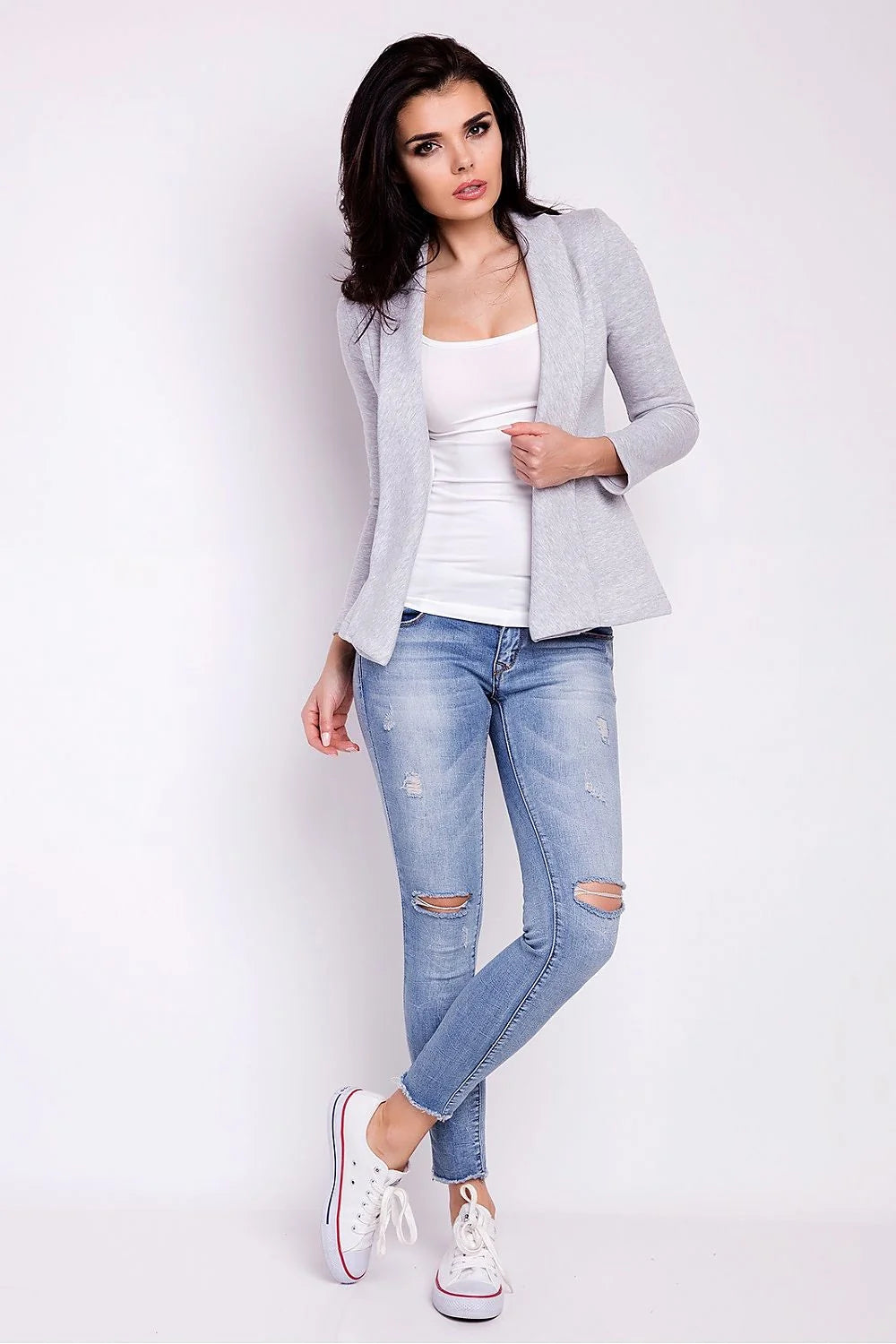 Blazer femme en tissu moderne et décontracté gris pour style urbain et élégant quotidien