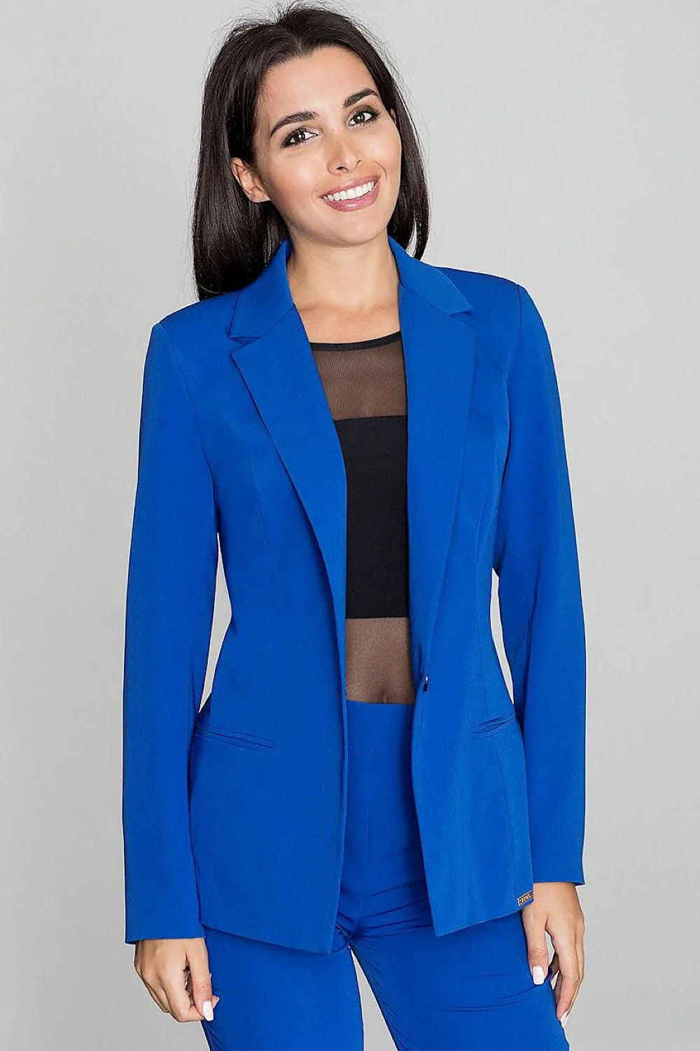 Blazer femme Figl tissu bleu élégant ajusté pour tenue professionnelle chic et moderne en ville
