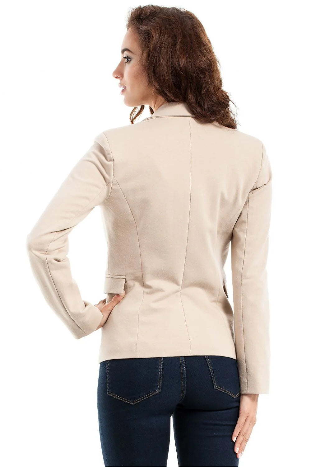 Blazer noir femme cintré en tissu synthétique chic et élégant pour tenues professionnelles modernes
