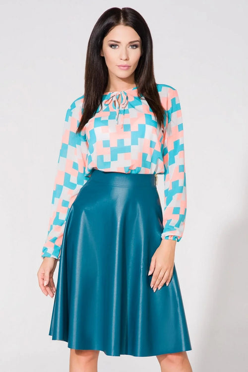 Blouse en tissu léger à manches longues, motifs géométriques modernes, style coloré, élégance quotidienne garantie