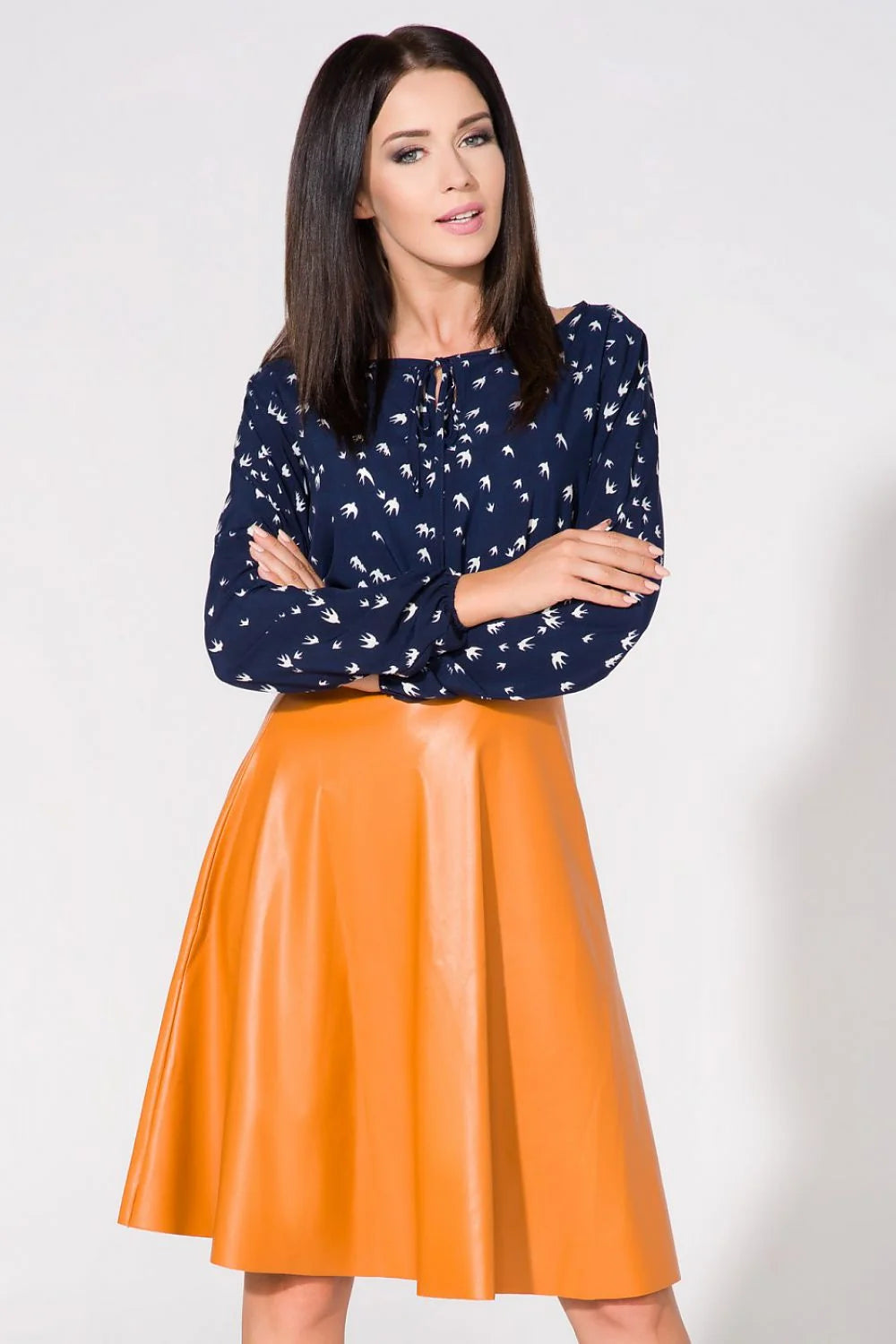 Blouse en tissu léger à manches longues, motifs géométriques modernes, style coloré, élégance quotidienne garantie