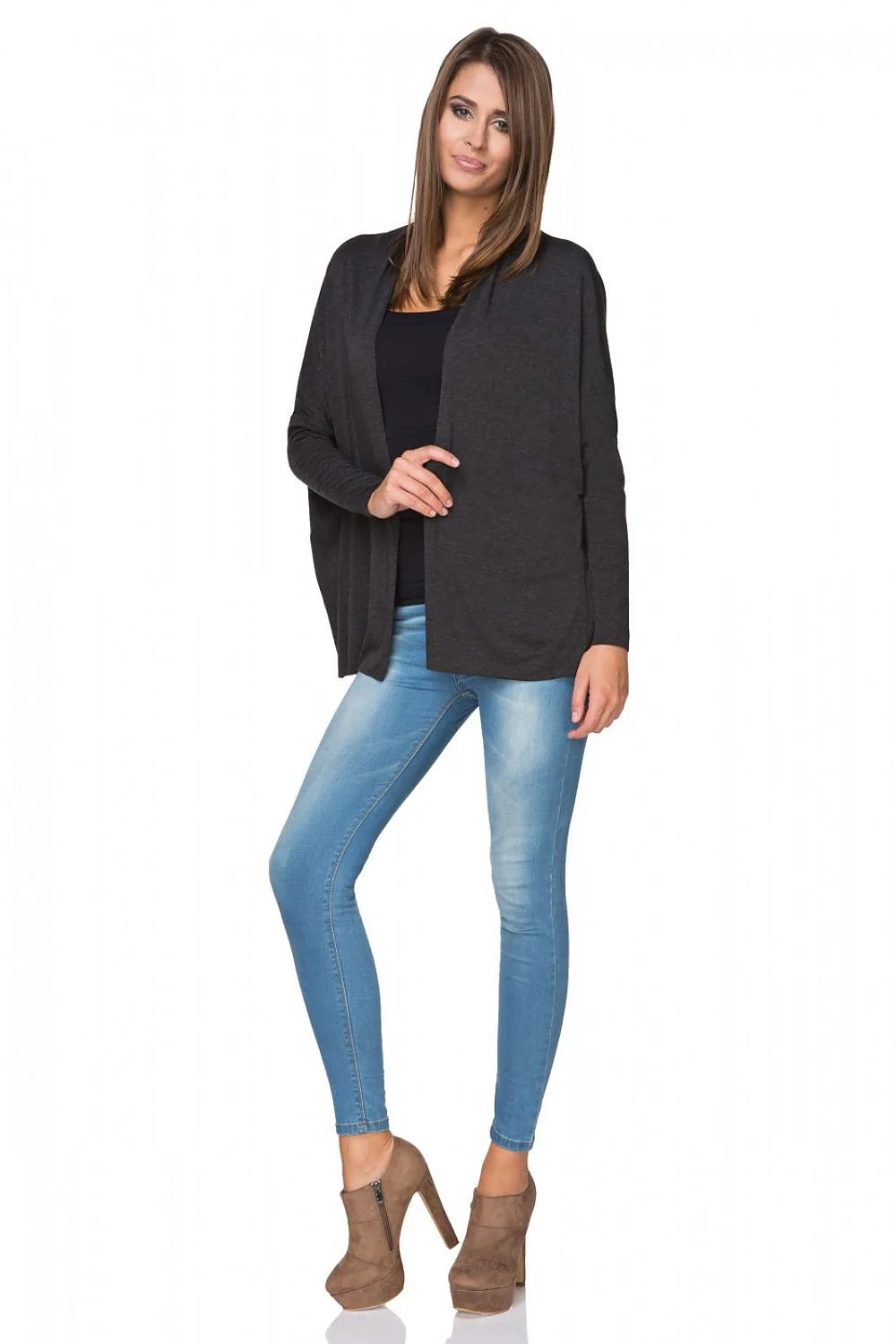 Cardigan en tricot viscose doux, style épuré, élégance et confort pour femmes modernes recherchant sophistication