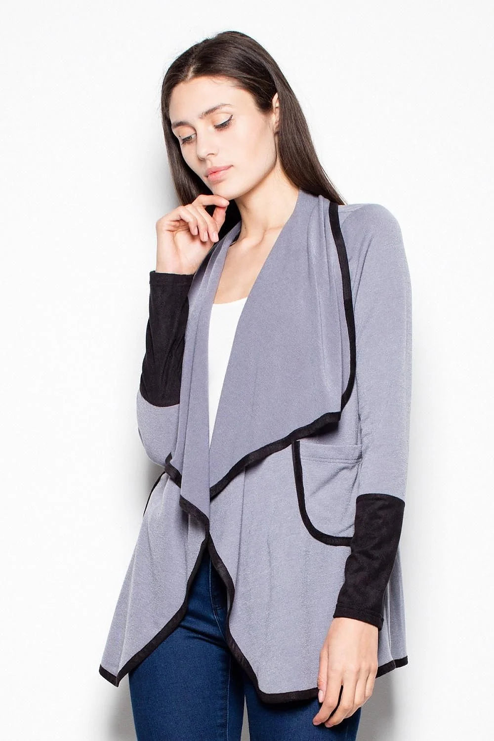 Cardigan Venaton laine mérinos chic élégant pour femmes recherchant confort style intemporel garde-robe essentielle