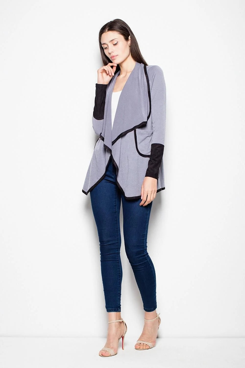 Cardigan Venaton laine mérinos chic élégant pour femmes recherchant confort style intemporel garde-robe essentielle
