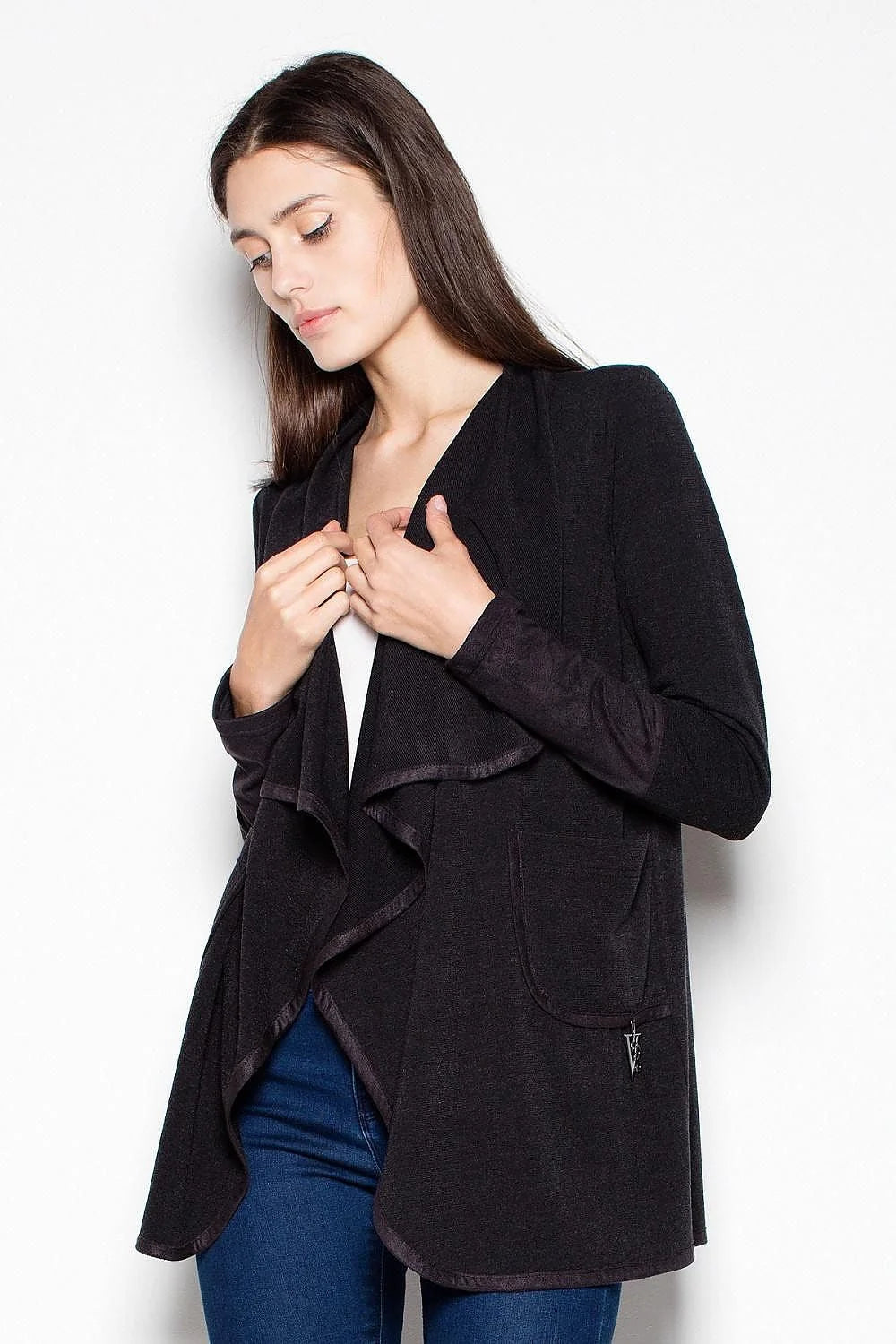 Cardigan Venaton laine mérinos chic élégant pour femmes recherchant confort style intemporel garde-robe essentielle
