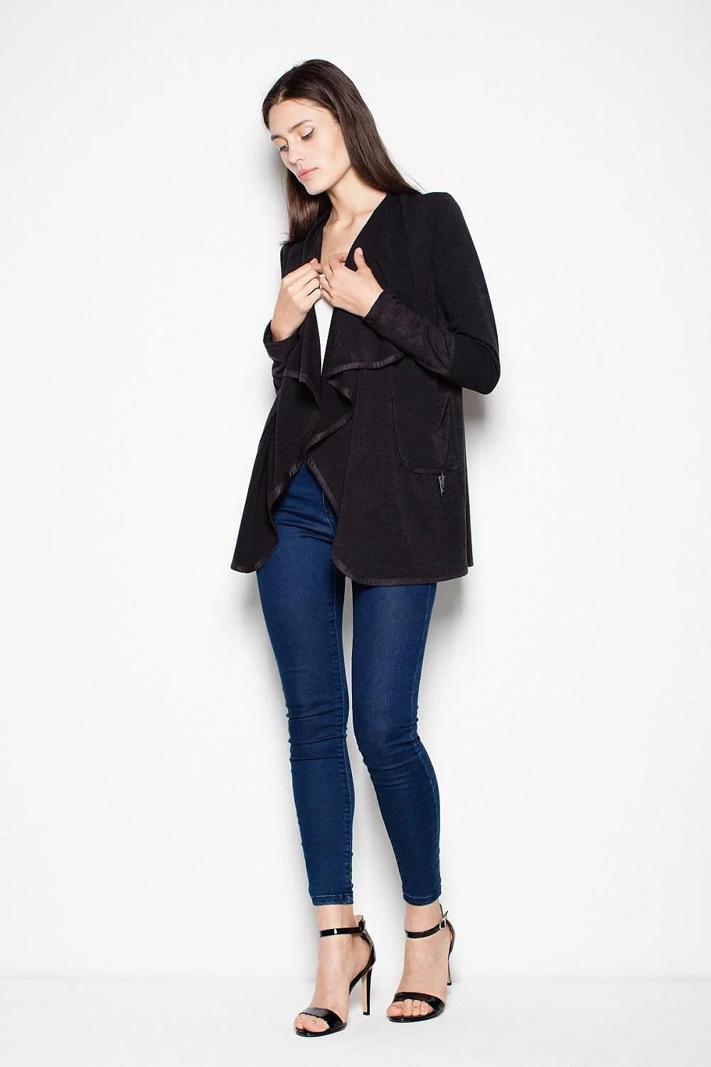 Cardigan Venaton laine mérinos chic élégant pour femmes recherchant confort style intemporel garde-robe essentielle
