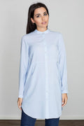 Chemise ample en coton bleu clair casual élégante manches longues pour femmes modernes et chics