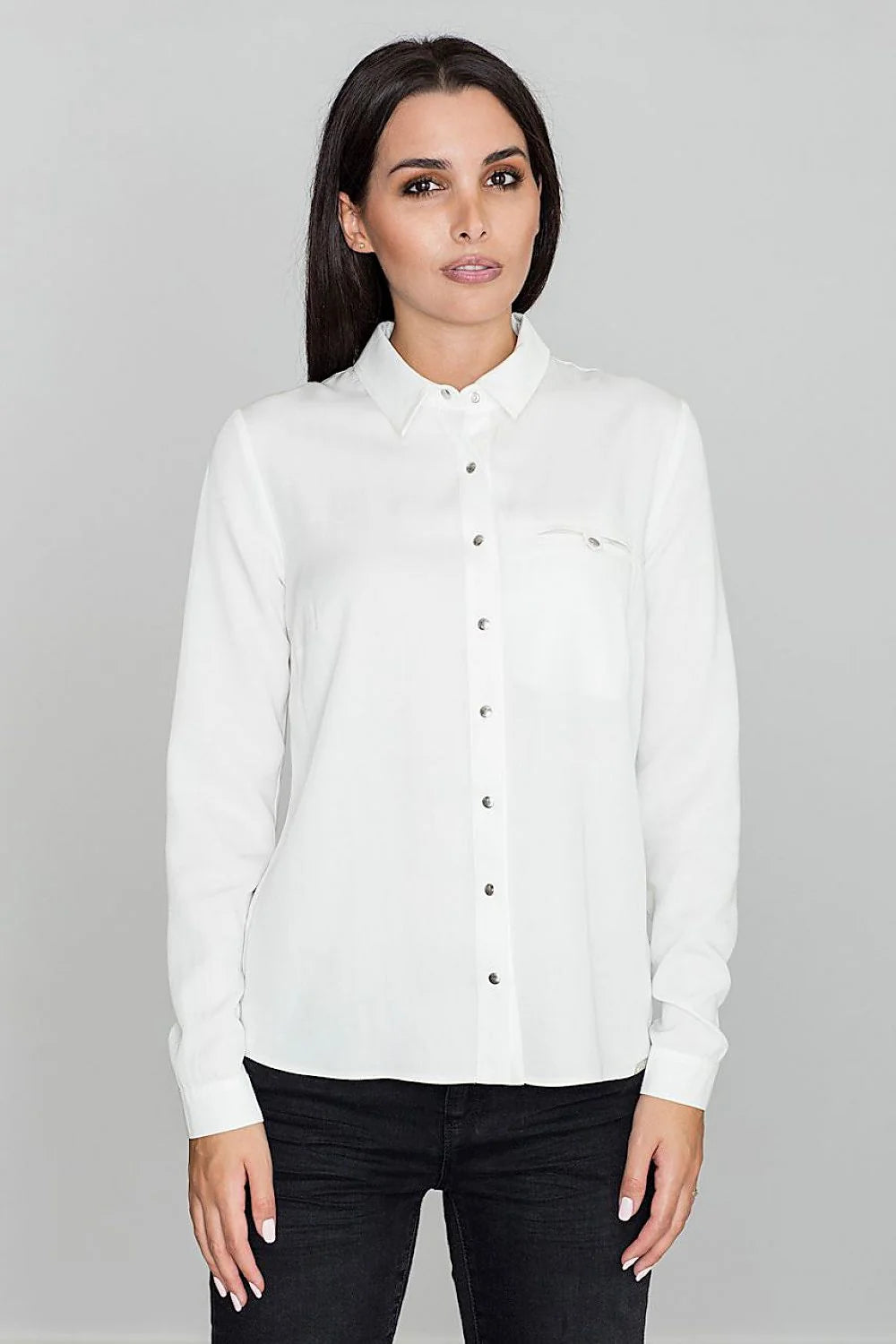 Chemise blanche en viscose style classique élégante ajustée manches longues pour femme moderne et chic