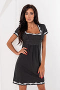Chemise de nuit en satin chic pois féminine élégante confortable détente soirée femmes modernes raffinées