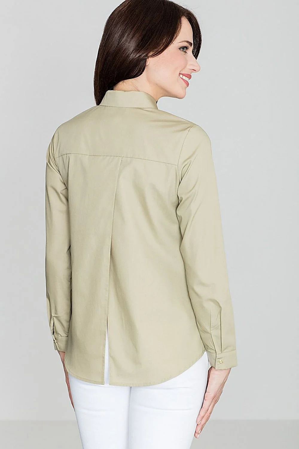 Chemise femme coton polyester beige classique élégante ajustée manches longues pour tenues décontractées quotidiennes