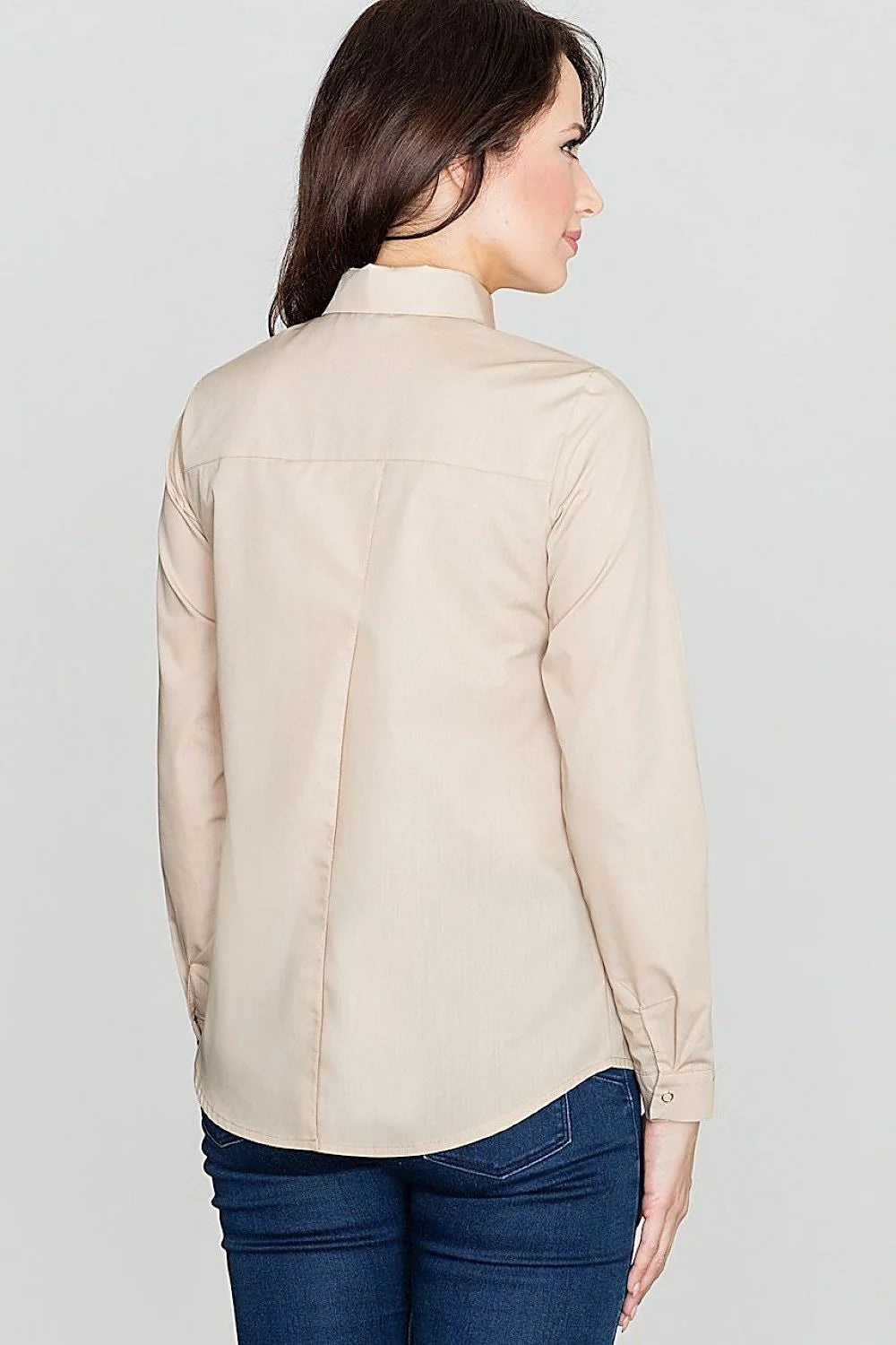Chemise femme coton polyester beige classique élégante ajustée manches longues pour tenues décontractées quotidiennes