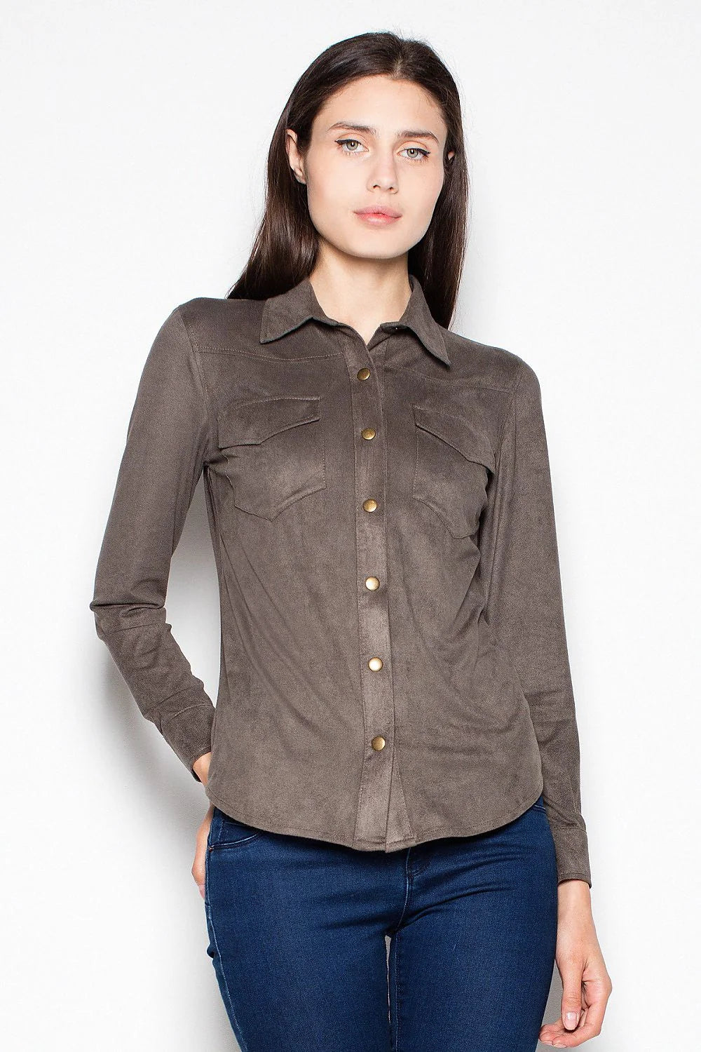 chemise femme suédine orange brique manches longues cintrée col classique boutons métalliques dorés poches rabat texture daim casual chic polyvalente