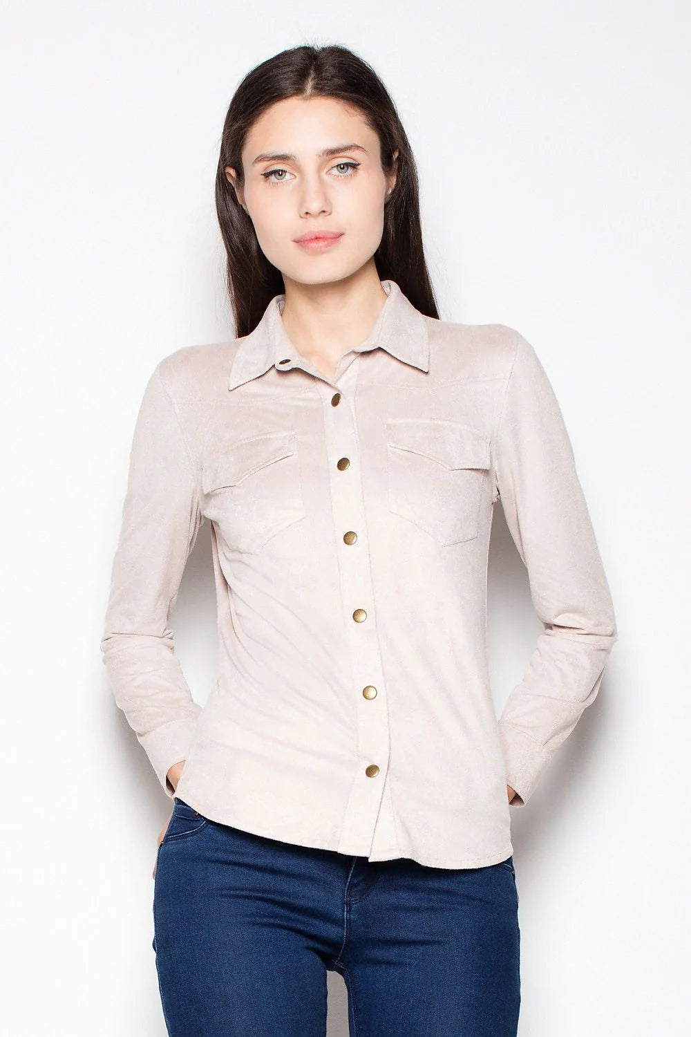 chemise femme suédine orange brique manches longues cintrée col classique boutons métalliques dorés poches rabat texture daim casual chic polyvalente