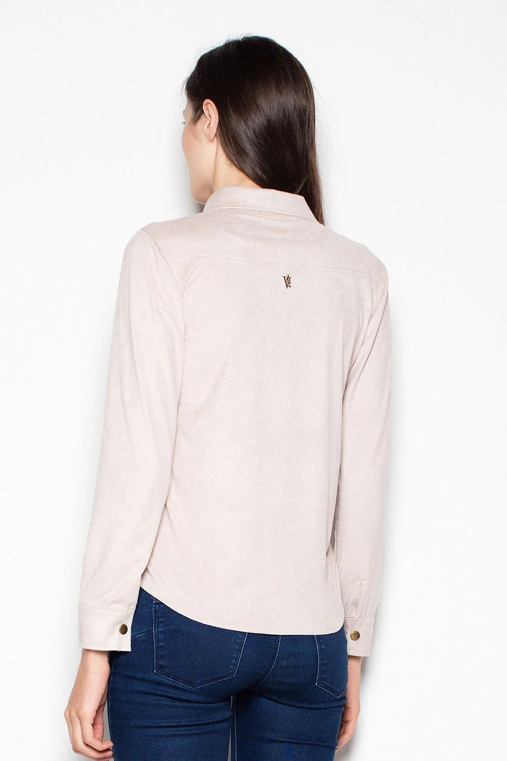 chemise femme suédine orange brique manches longues cintrée col classique boutons métalliques dorés poches rabat texture daim casual chic polyvalente