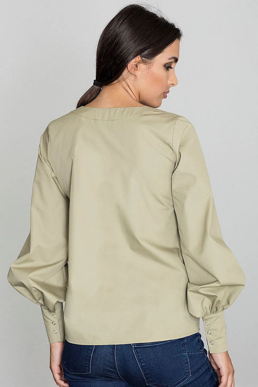 Chemisier beige en coton élégant et décontracté avec manches bouffantes pour femmes modernes stylées