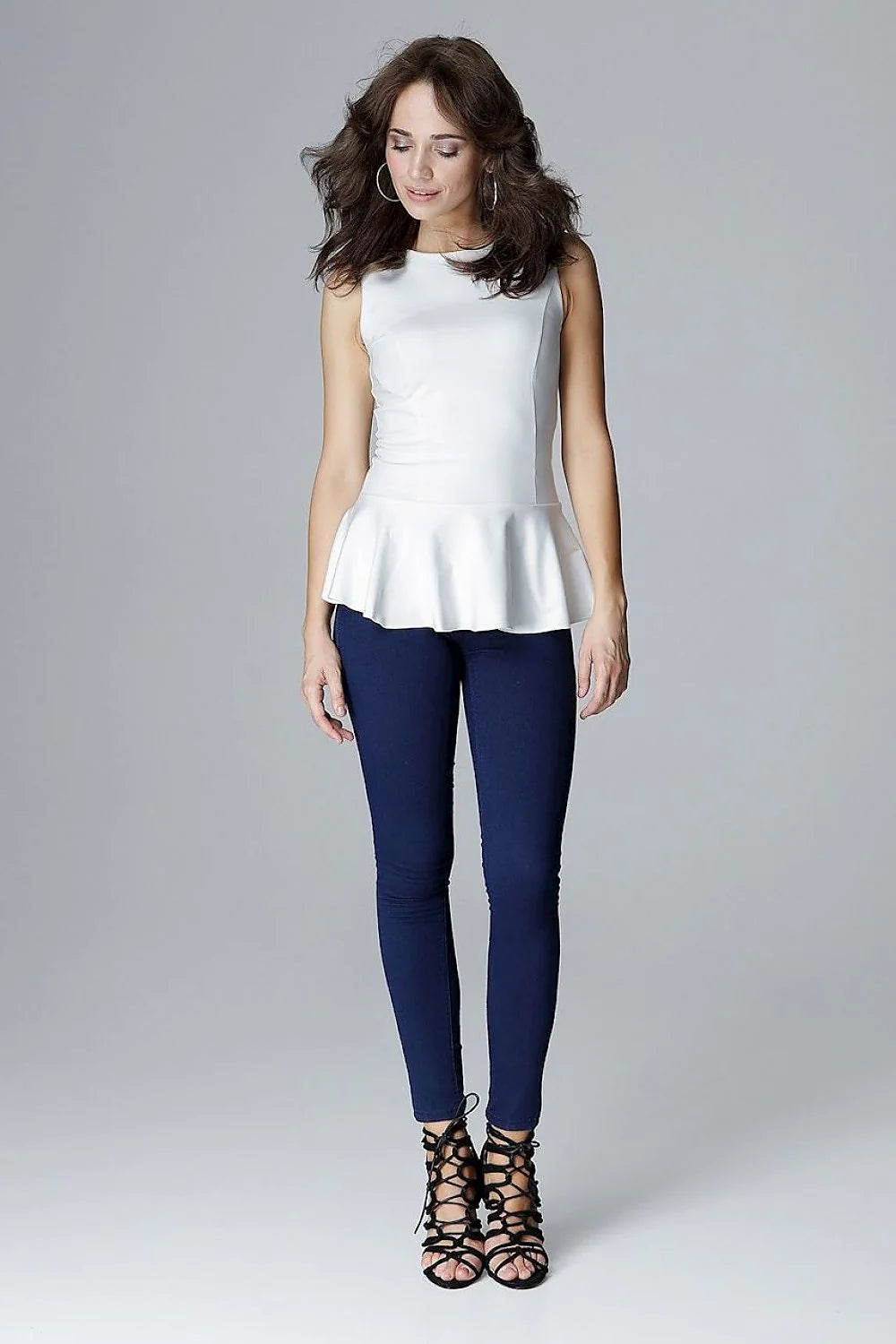 Chemisier blanc coton moderne élégant volants sans manches ajusté chic pour femmes mode féminine