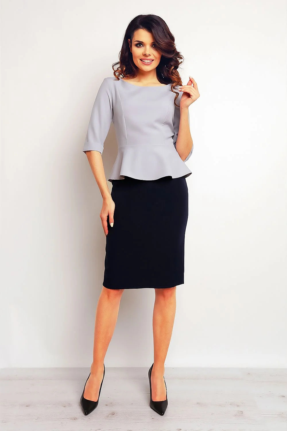 Chemisier en satin élégant et polyvalent avec manches longues pour femmes modernes et occasions spéciales
