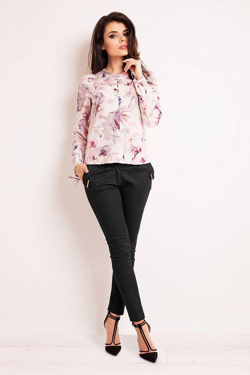 Chemisier en tissu floral foncé manches longues élégance confort quotidien style chic féminin tendance