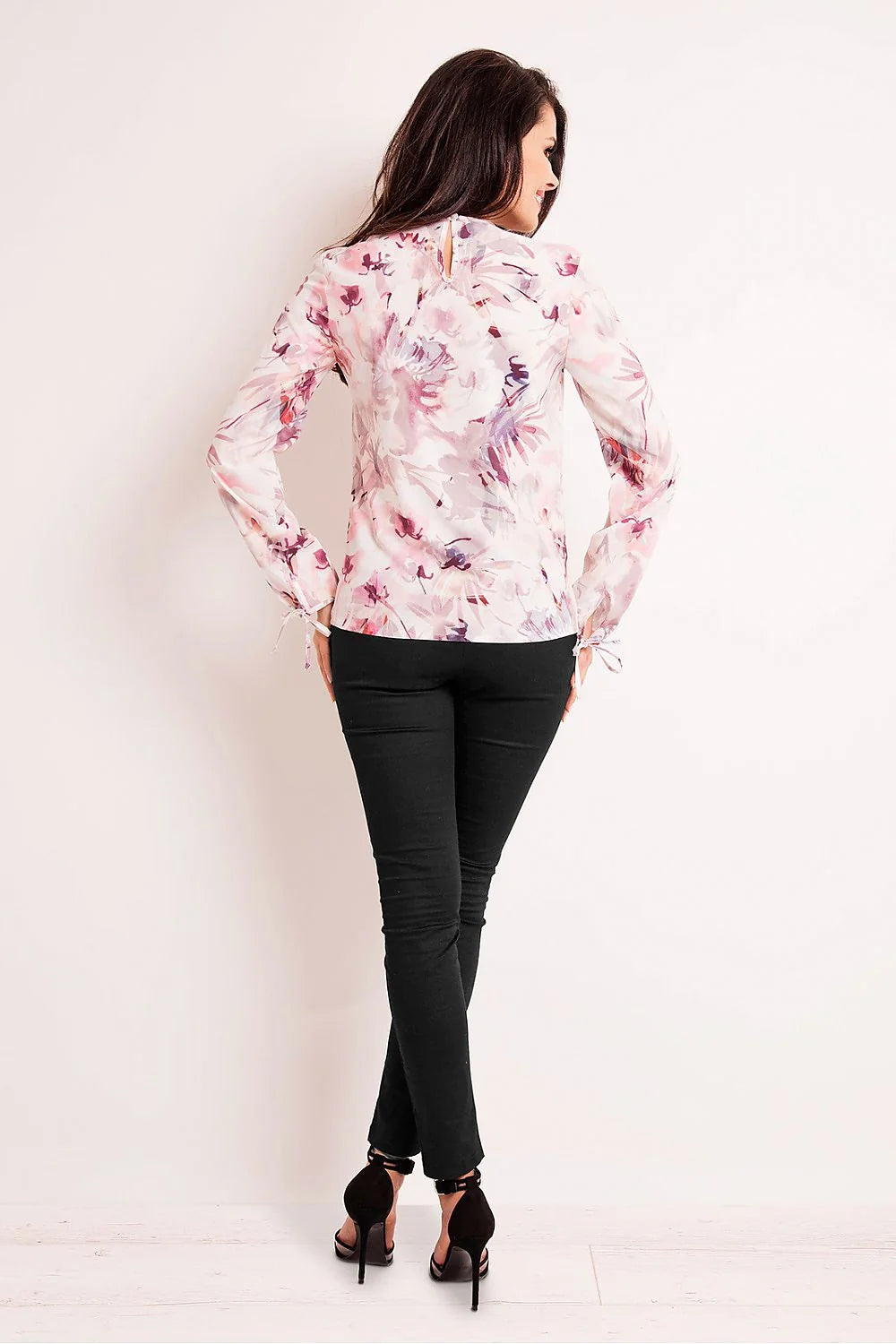 Chemisier en tissu floral foncé manches longues élégance confort quotidien style chic féminin tendance
