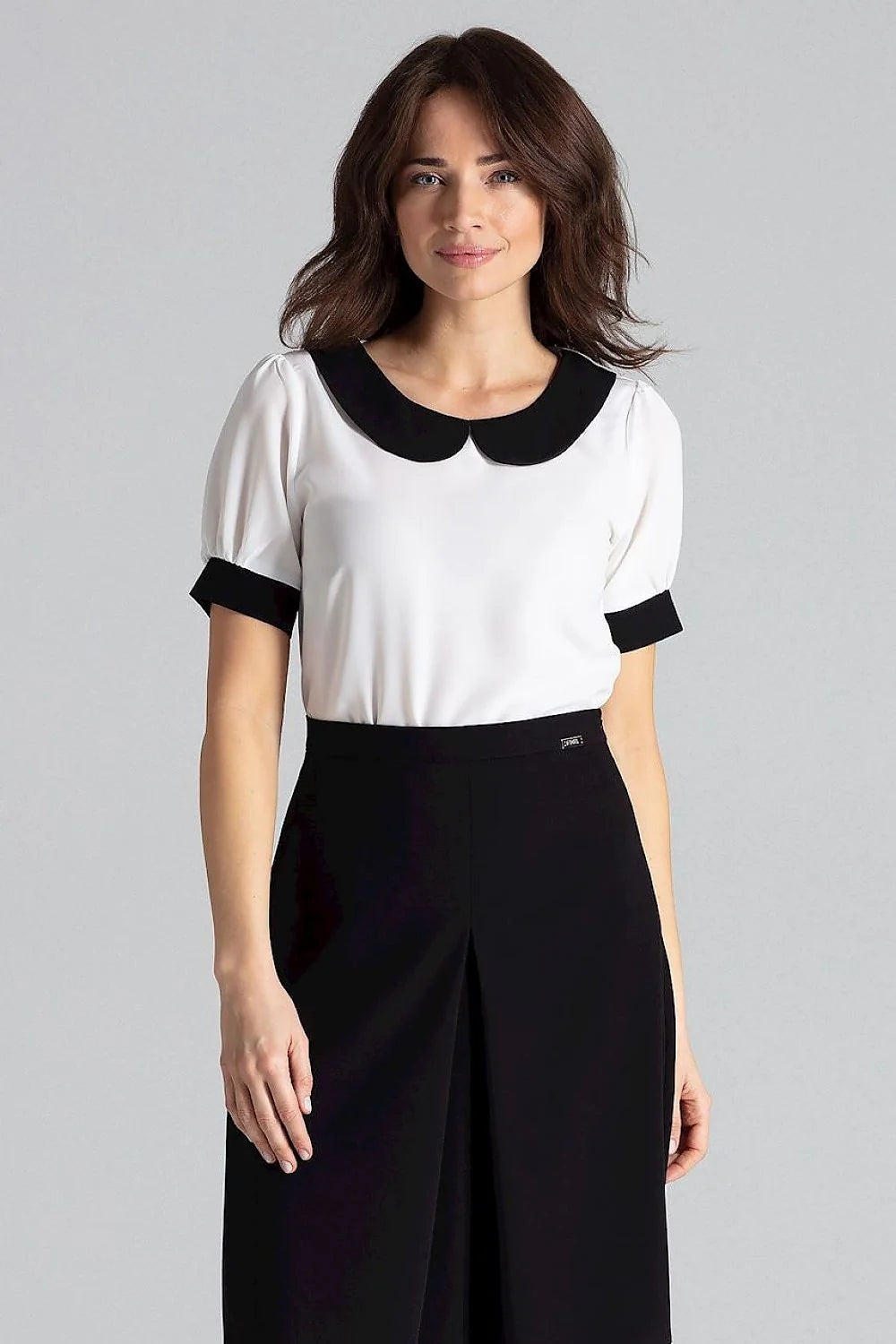 Chemisier féminin élégant en polyester rose pâle avec col claudine manches courtes style chic casual