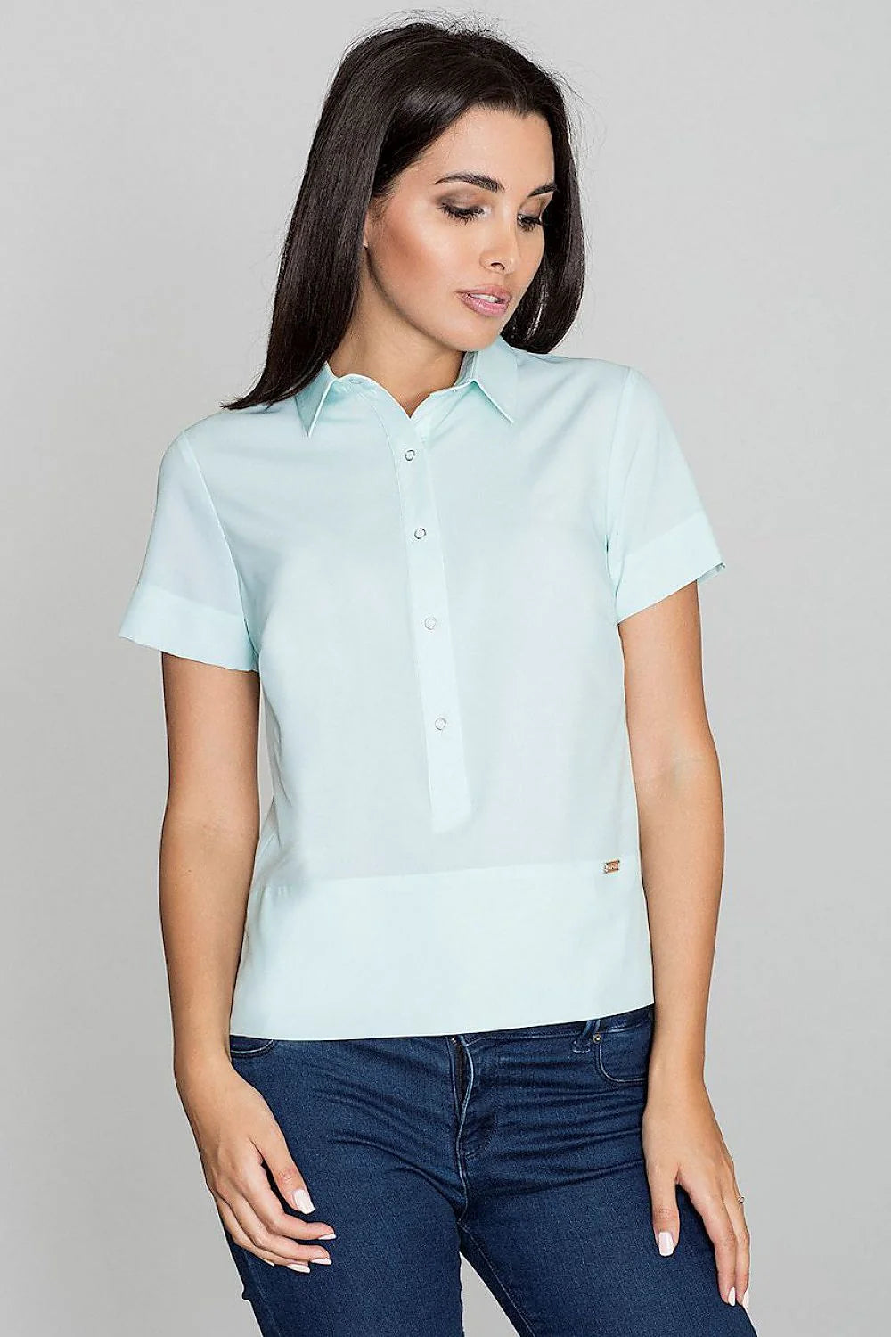 Chemisier femme coton bleu clair classique ajusté boutons devant élégant pour bureau et sorties