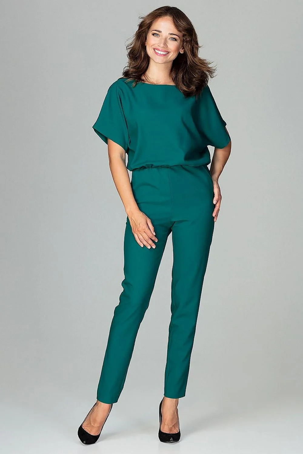 combinaison femme Lenitif vert émeraude fluide manches kimono courtes encolure bateau taille ajustée pantalon fuselé poches obliques fermeture zippée