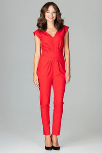 combinaison pantalon femme rouge vif ajustée col V manches épaulées couture plissée taille marquée fuselé cheville polyester viscose fermeture invisible