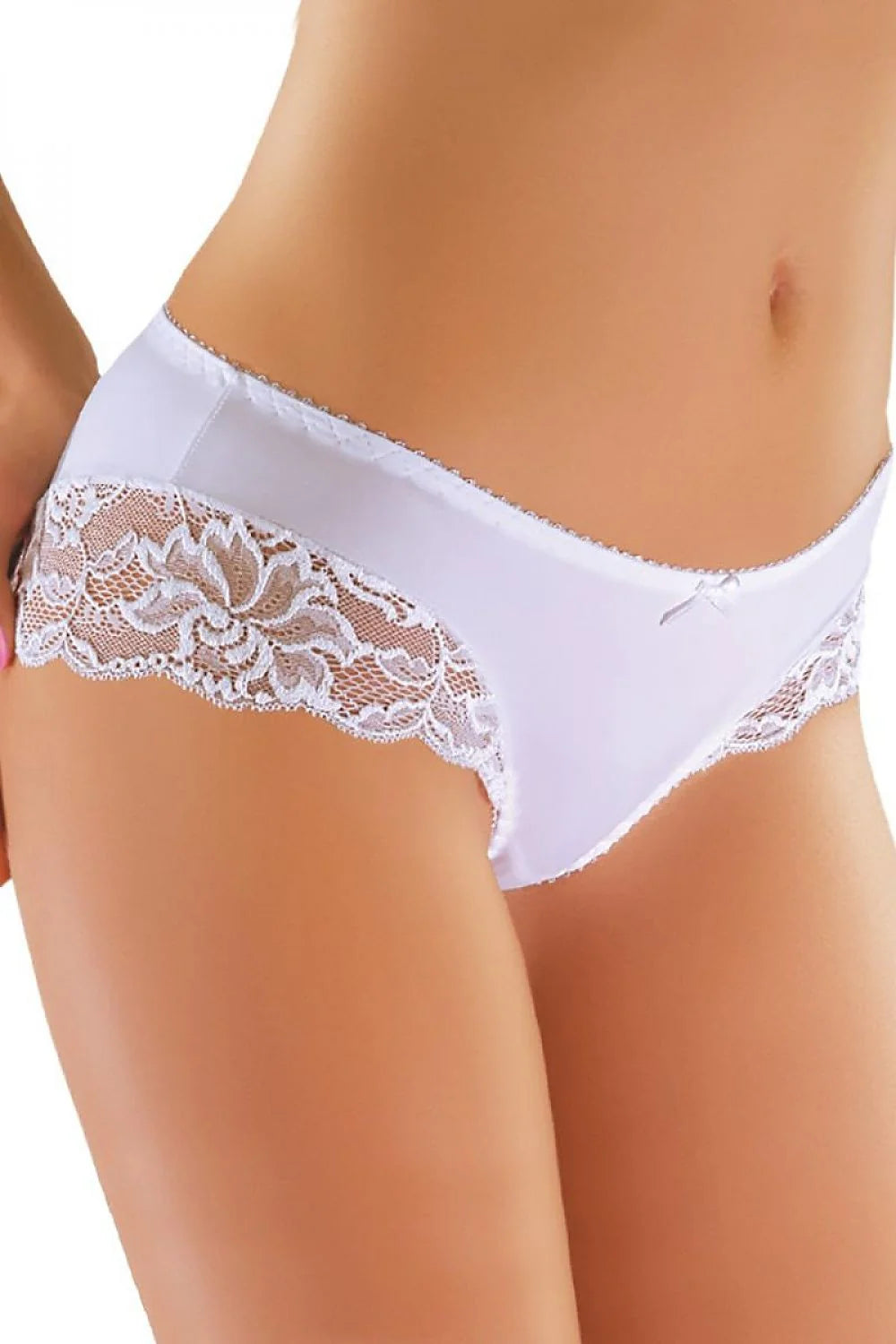 Culotte dentelle florale satinée blanche élégante romantique échancrée transparence partielle pour femme sophistiquée moderne