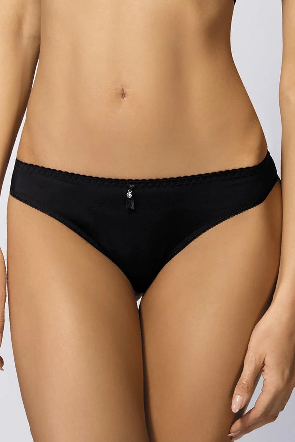 Culotte noire coton simple confortable élégante taille basse avec nœud décoratif et finitions dentelées
