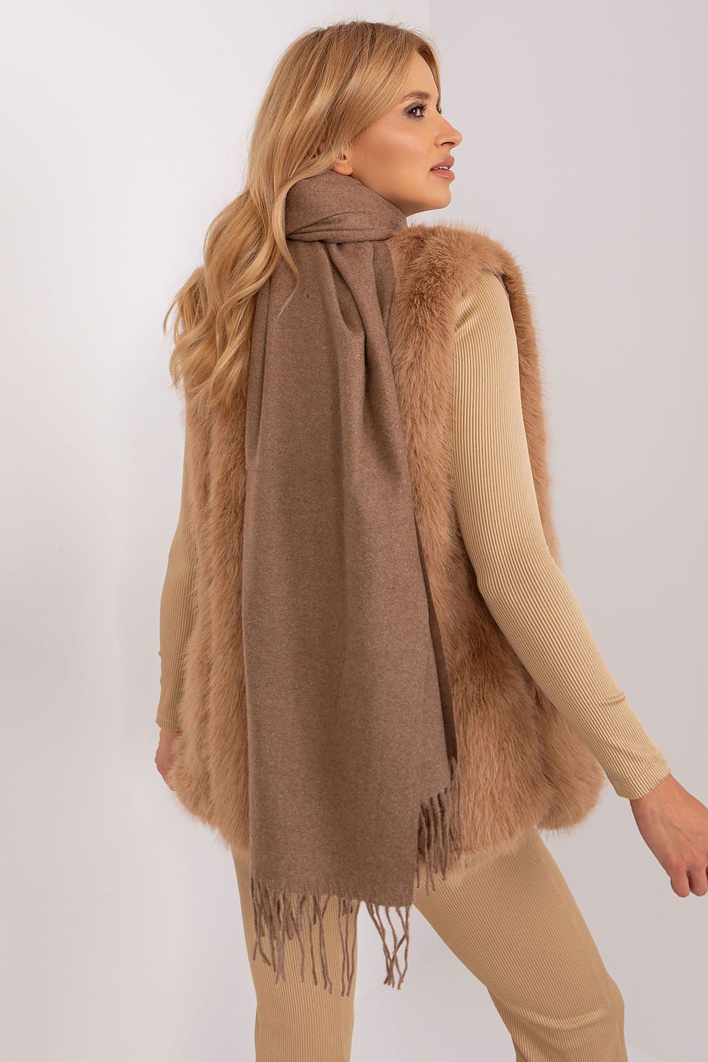  Châle model 187604 Wool Fashion Italia 