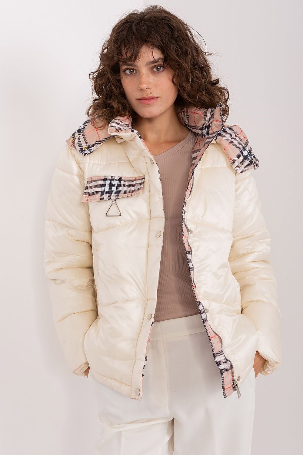  Veste model 190274 Trendy. ING 
