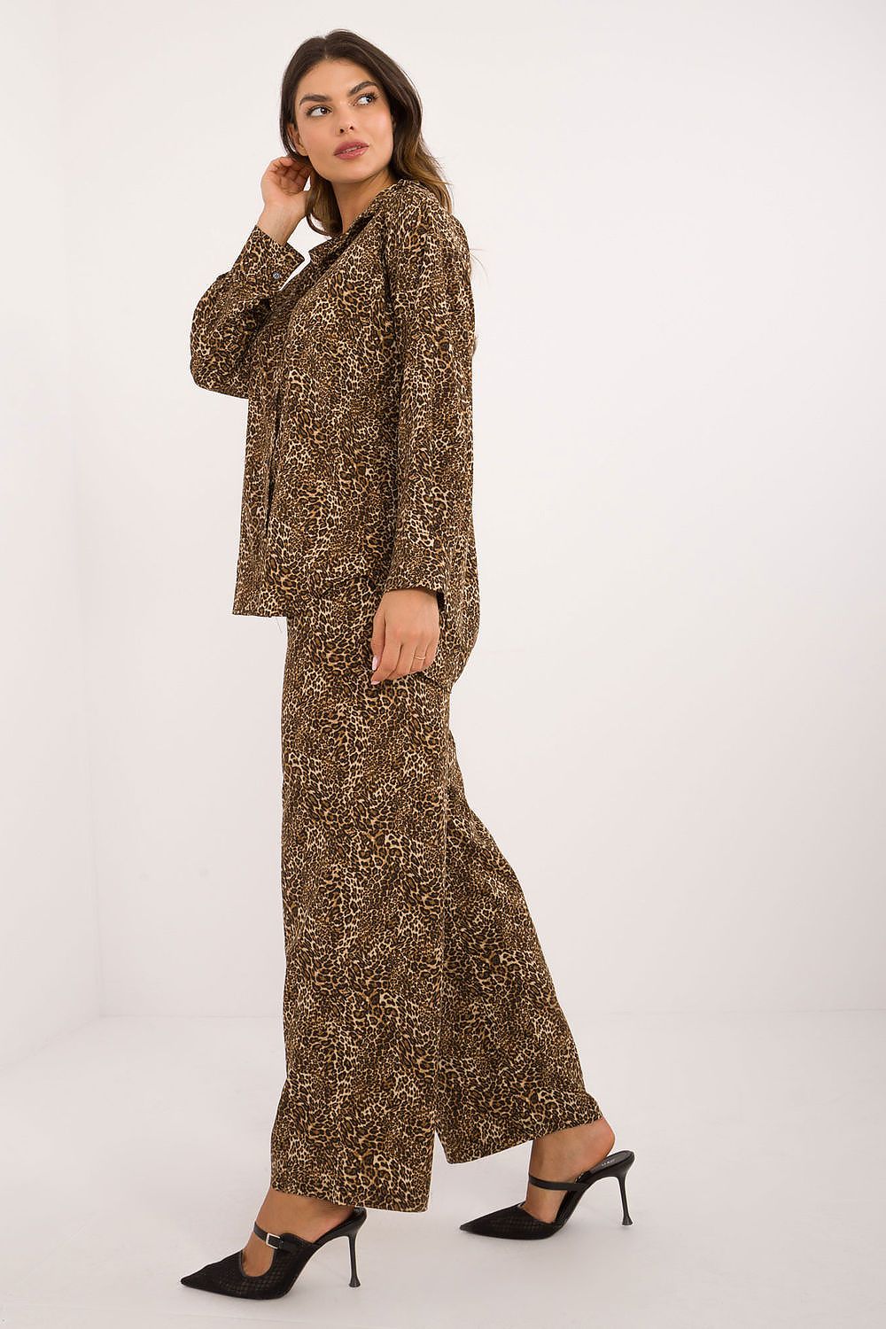  L`ensemble model 200214 Italy Moda 