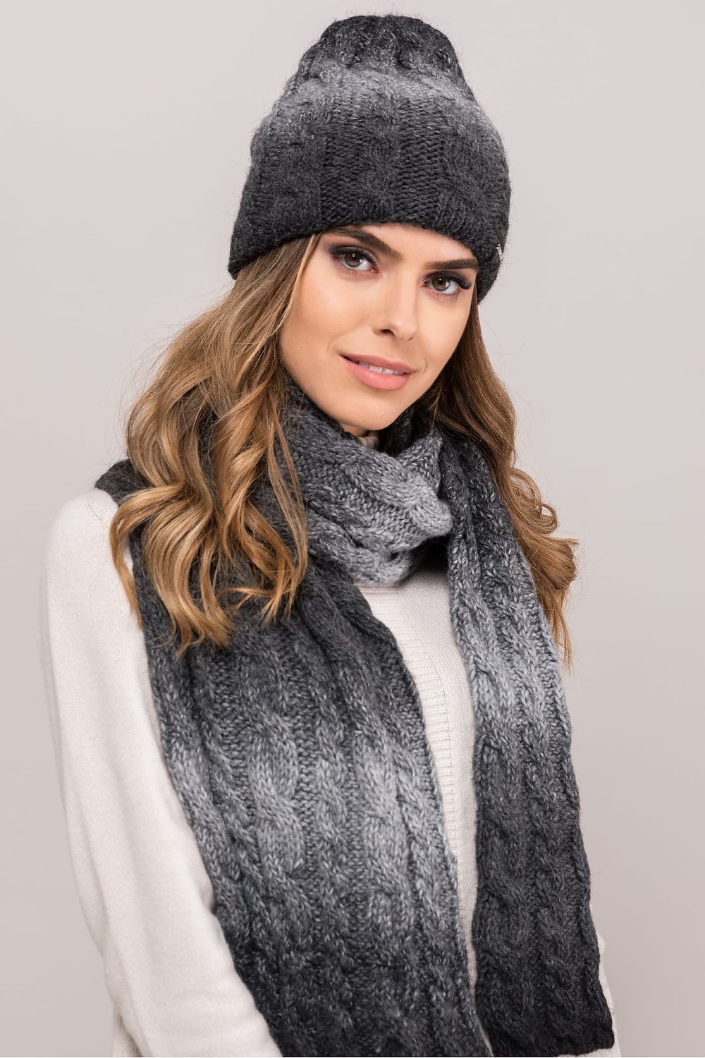  Bonnet model 205720 Kamea 