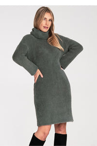 robe pull col roulé mi longue maille duveteuse gris vert manches longues évasées coupe semi ajustée genou pelucheuse