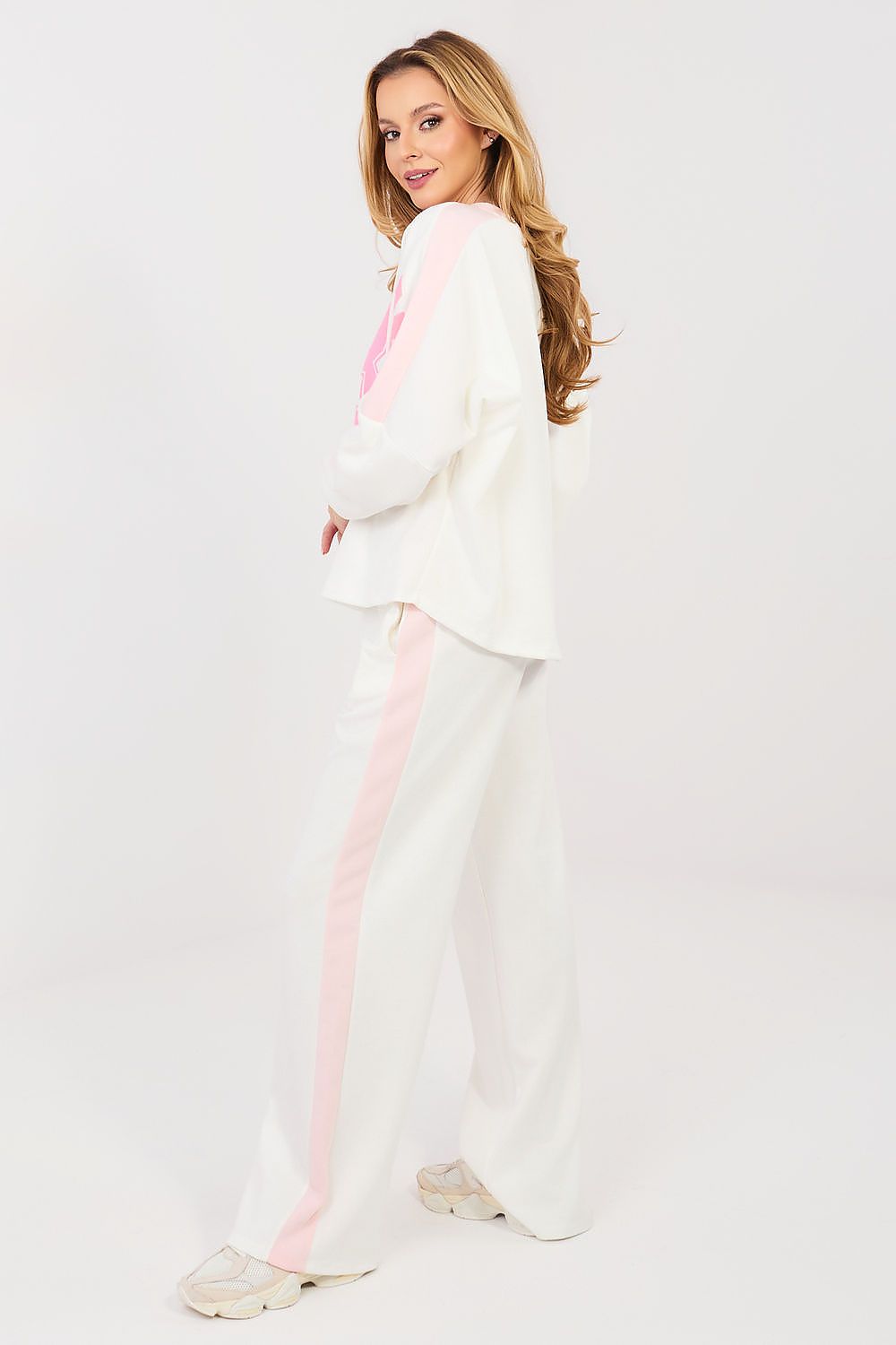  L`ensemble model 223957 Rue Paris 