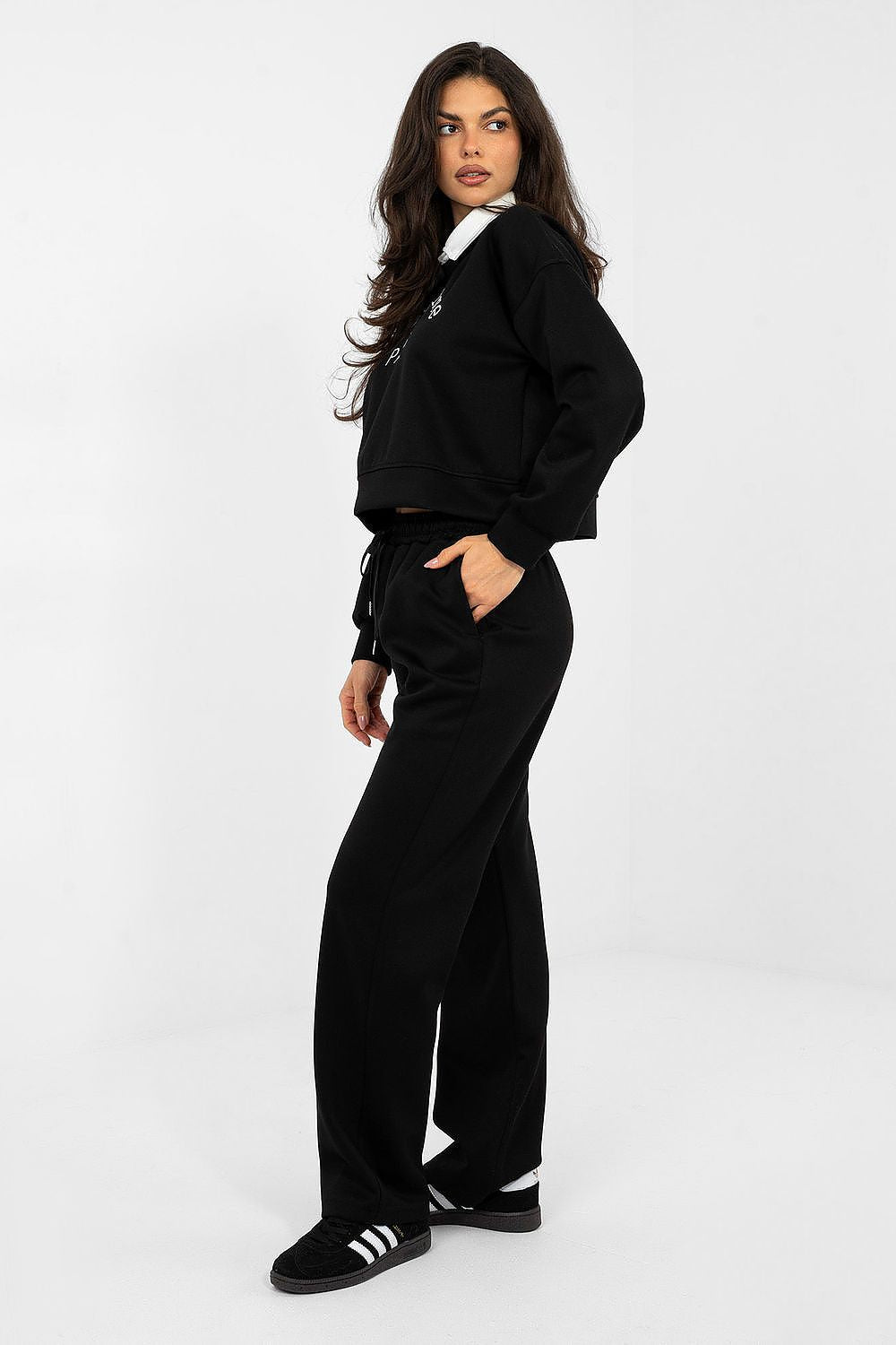  L`ensemble model 224070 Italy Moda 