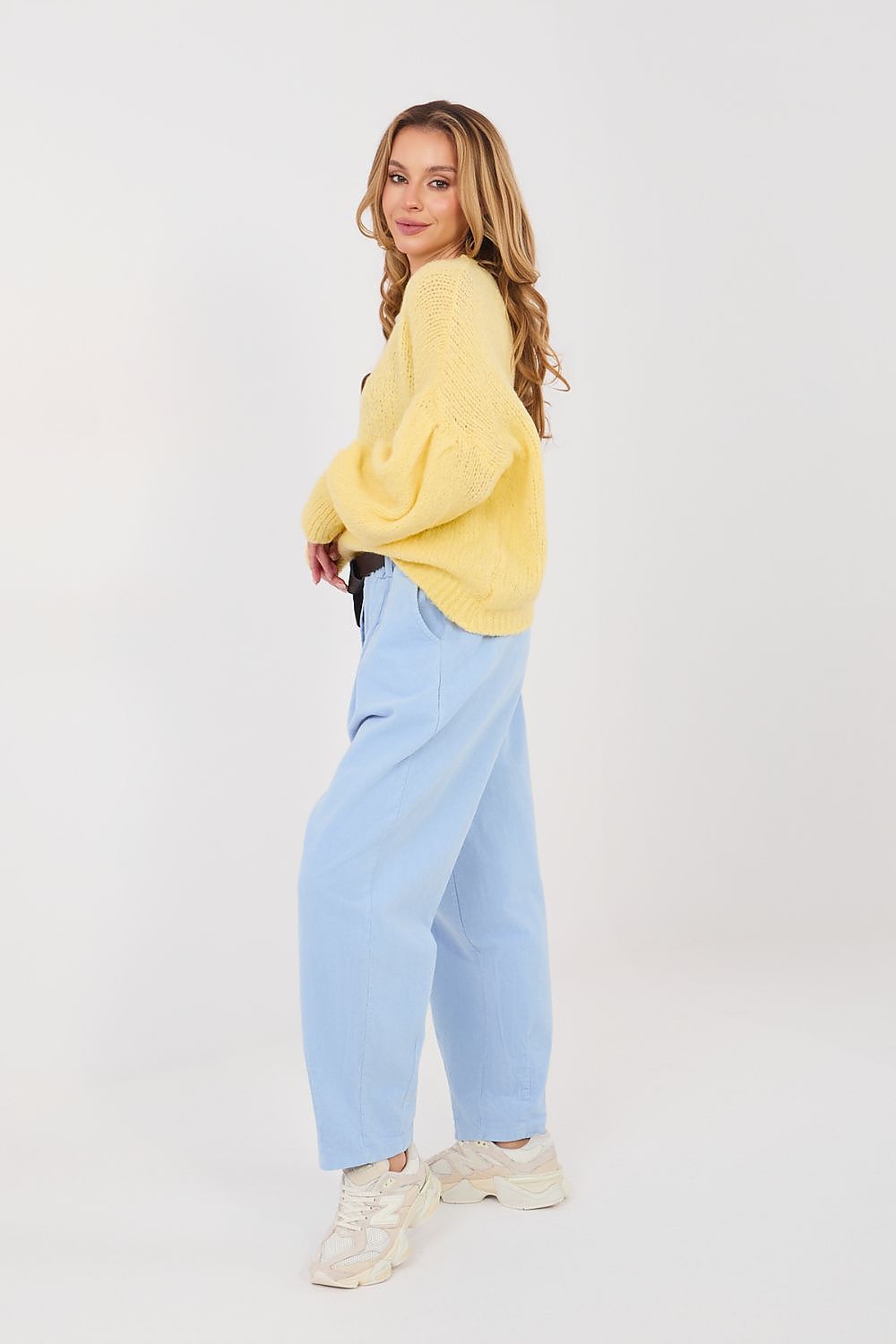  Pantalon en velours côtelé model 224381 Italy Moda 