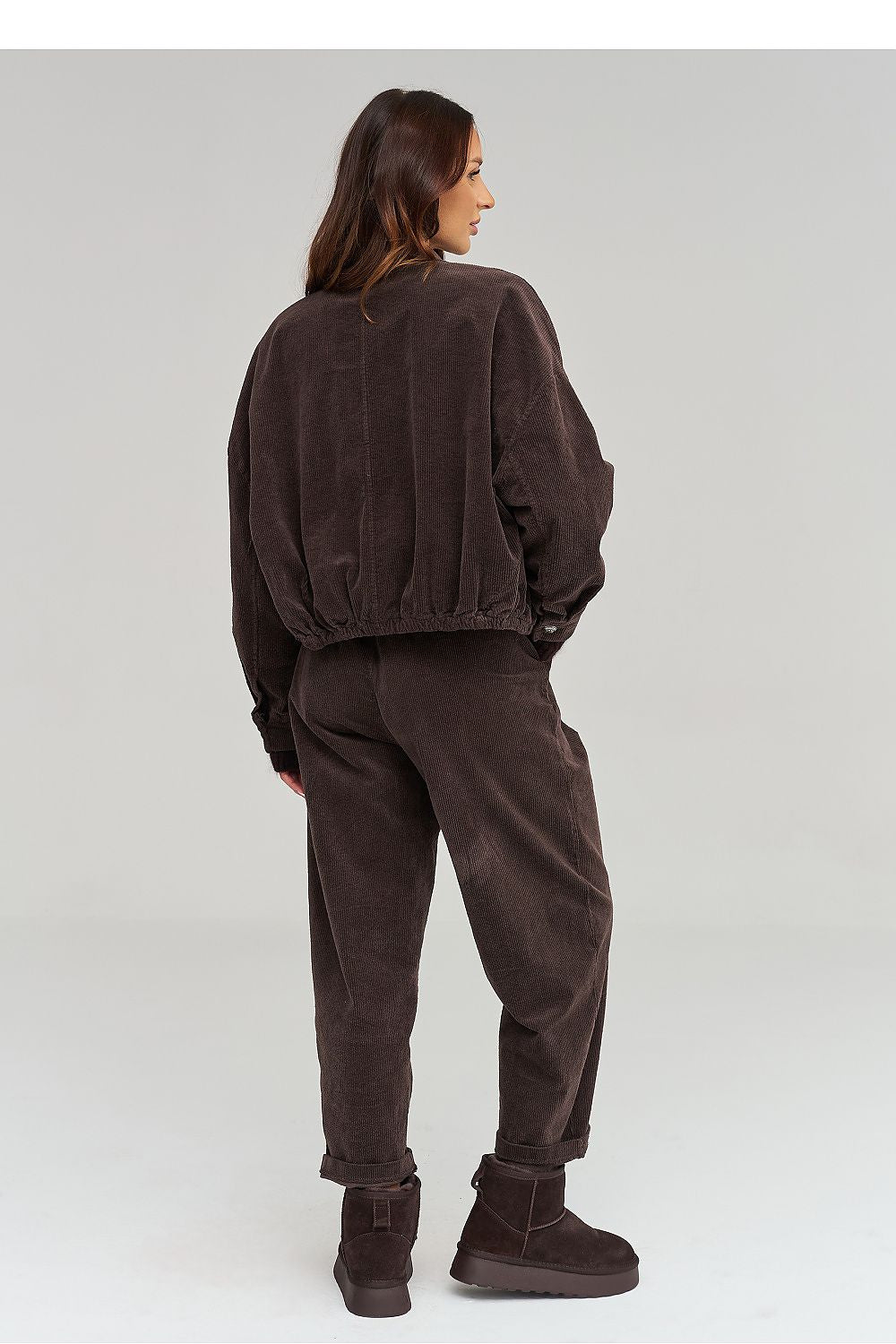  Veste en velours côtelé model 232013 Makadamia 
